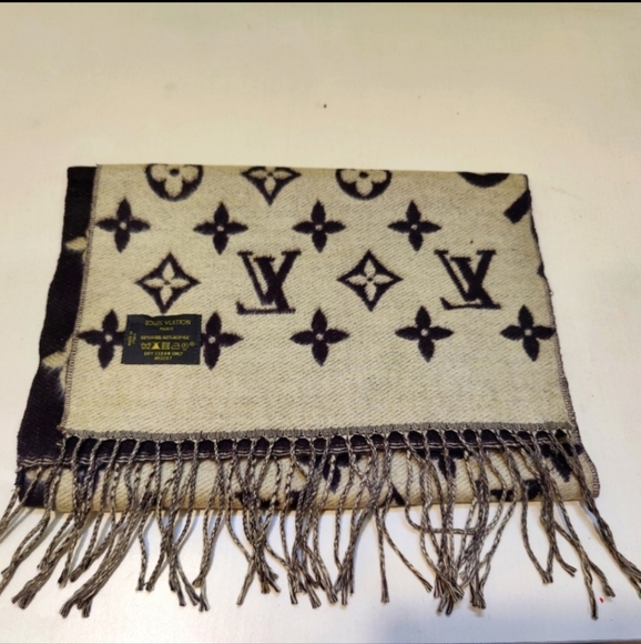 Supreme x Louis Vuitton Monogram Scarf - Coded - Picture 2 of 6